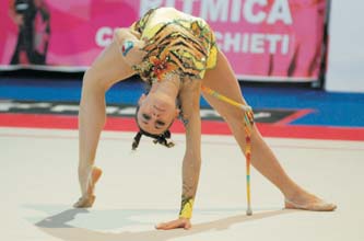 Laura Zacchilli in volo con la fune